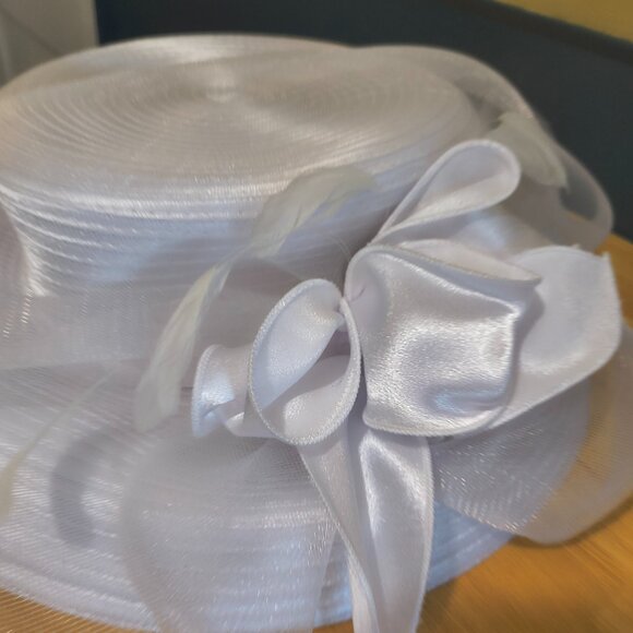 Women’s White Dress Hat | Church / Derby / Formal | One Size - Picture 3 of 5
